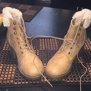 New cliffs by white Mountain boots